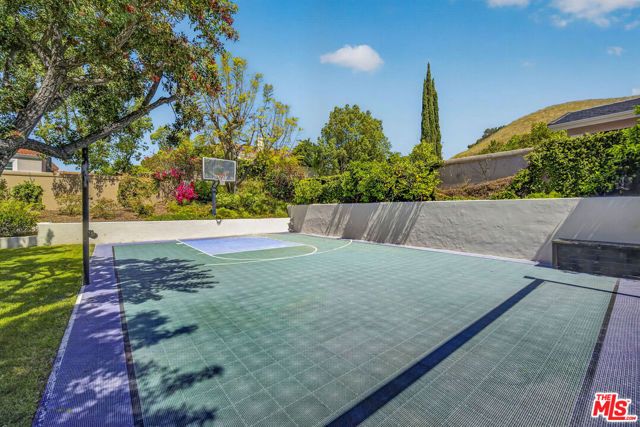 25527 Hamilton Court, Calabasas, CA 91302