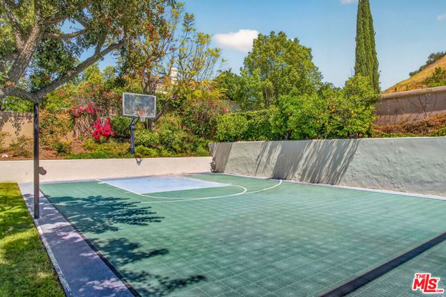 25527 Hamilton Court, Calabasas, CA 91302