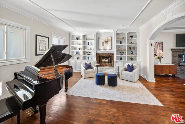 25527 Hamilton Court, Calabasas, CA 91302
