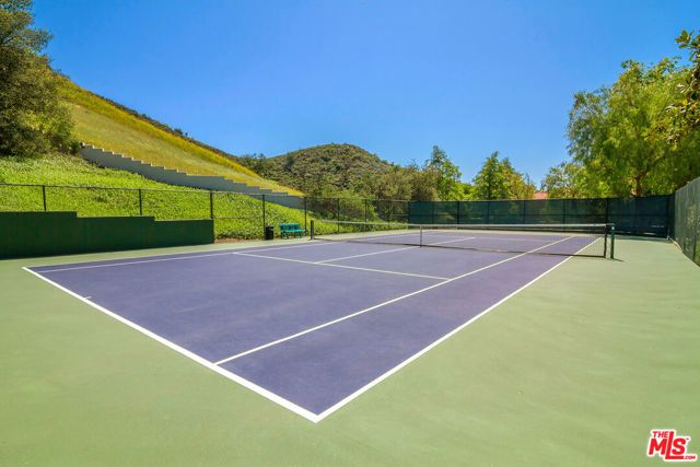 25527 Hamilton Court, Calabasas, CA 91302
