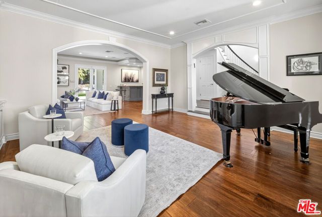 25527 Hamilton Court, Calabasas, CA 91302