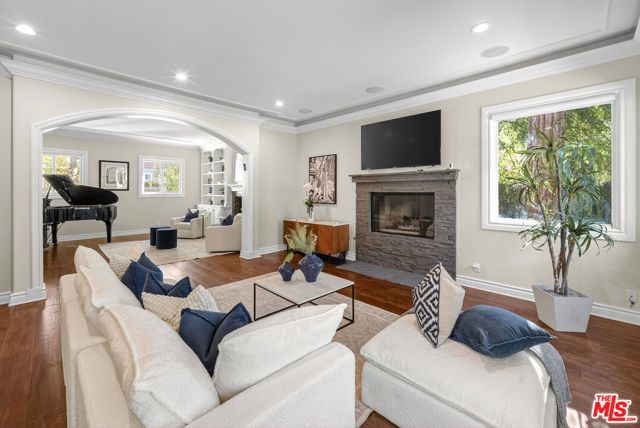 25527 Hamilton Court, Calabasas, CA 91302
