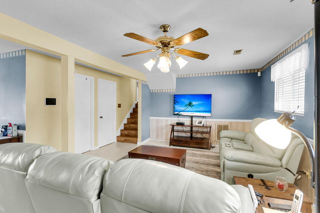 4906 Amberwood Lane, North Charleston, SC 29418