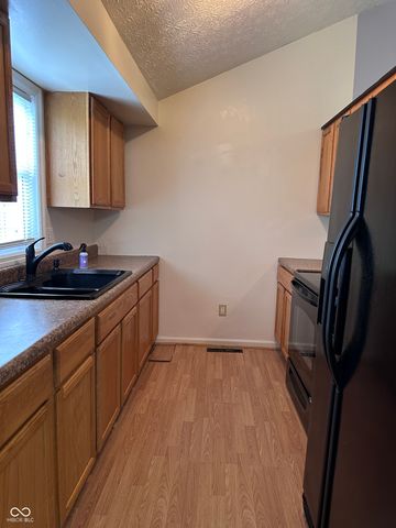 3920 Peppertree Lane, Columbus, IN 47203