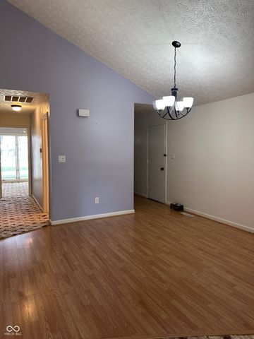 3920 Peppertree Lane, Columbus, IN 47203
