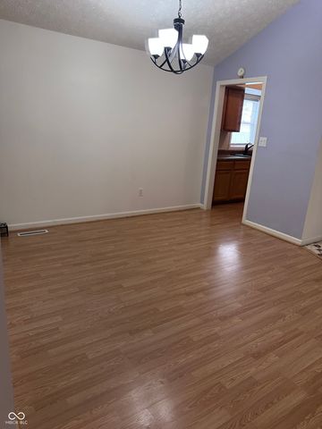 3920 Peppertree Lane, Columbus, IN 47203