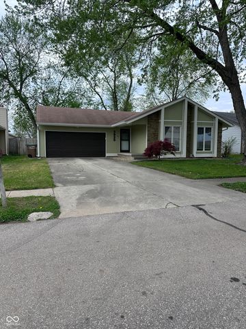 3920 Peppertree Lane, Columbus, IN 47203
