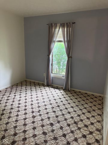 3920 Peppertree Lane, Columbus, IN 47203