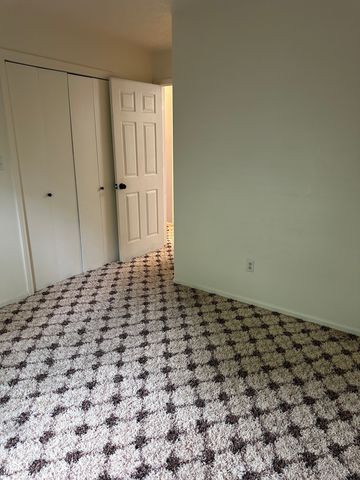 3920 Peppertree Lane, Columbus, IN 47203