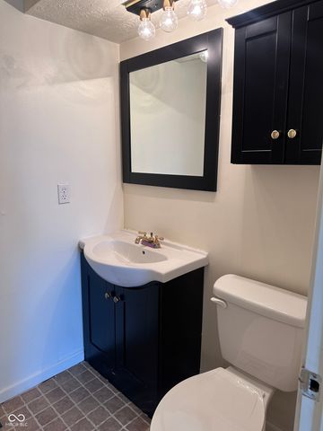 3920 Peppertree Lane, Columbus, IN 47203