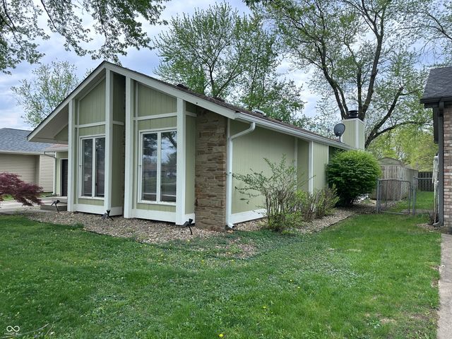 3920 Peppertree Lane, Columbus, IN 47203