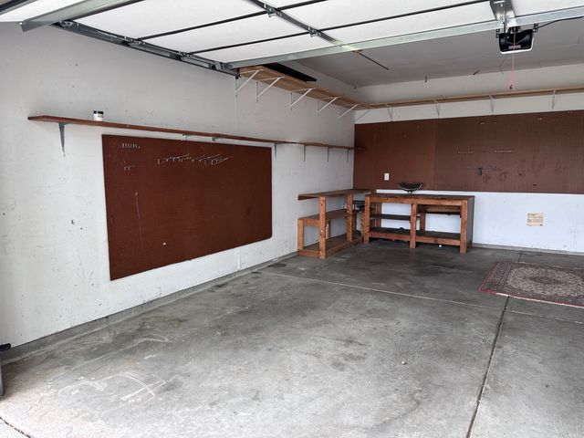 3920 Peppertree Lane, Columbus, IN 47203