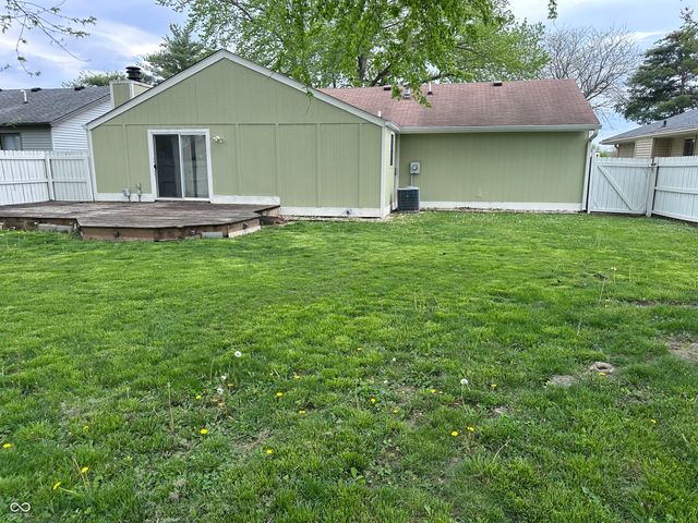 3920 Peppertree Lane, Columbus, IN 47203