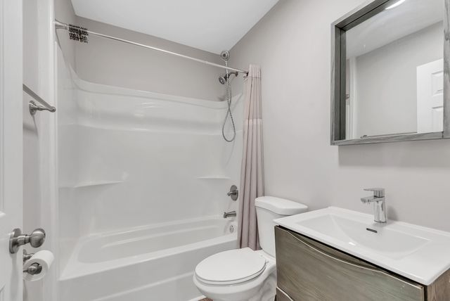 606 W 4th St, Columbia, TN 38401