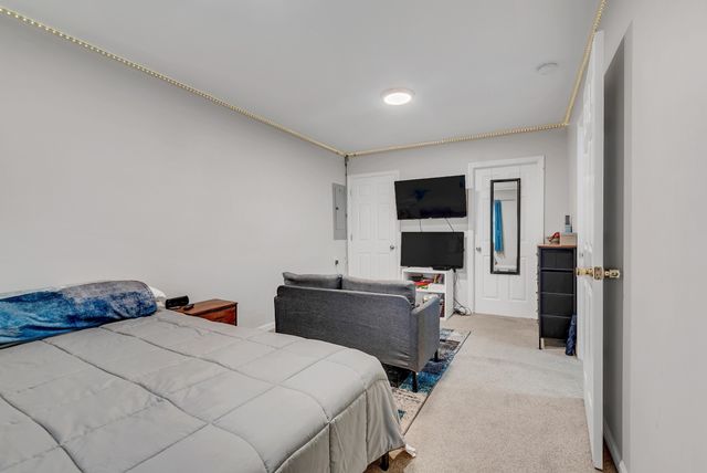 606 W 4th St, Columbia, TN 38401