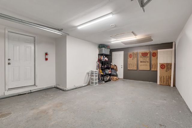 606 W 4th St, Columbia, TN 38401