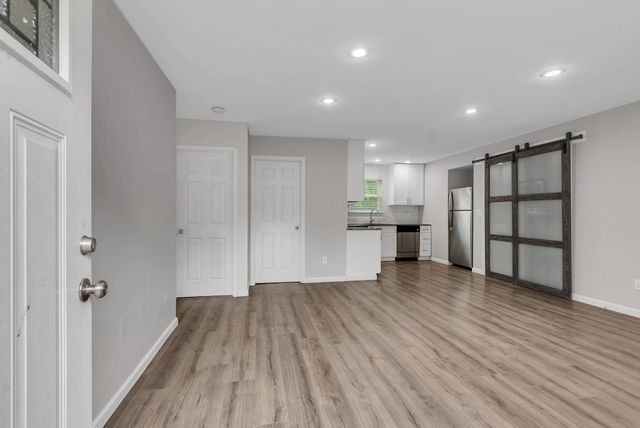 606 W 4th St, Columbia, TN 38401