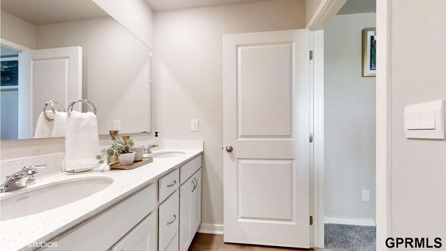 20622 Margo Street, Gretna, NE 68028
