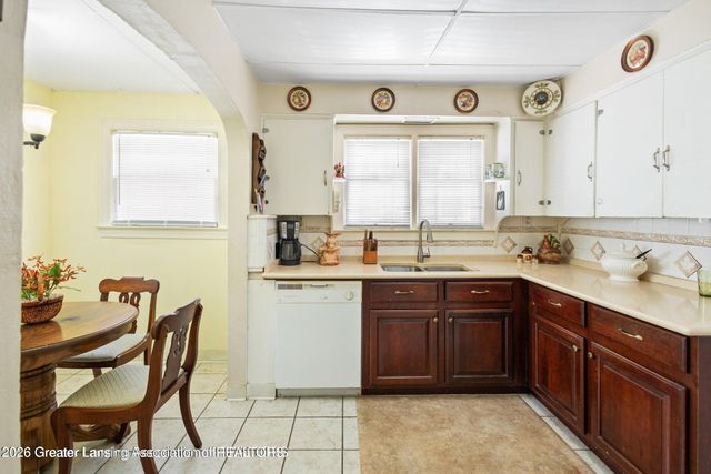 525 E Mount Hope Avenue, Lansing, MI 48910