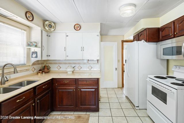 525 E Mount Hope Avenue, Lansing, MI 48910