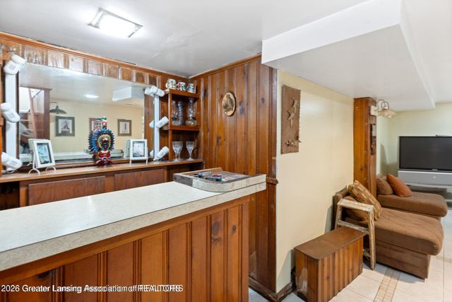 525 E Mount Hope Avenue, Lansing, MI 48910