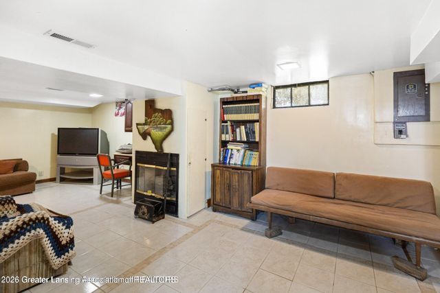 525 E Mount Hope Avenue, Lansing, MI 48910