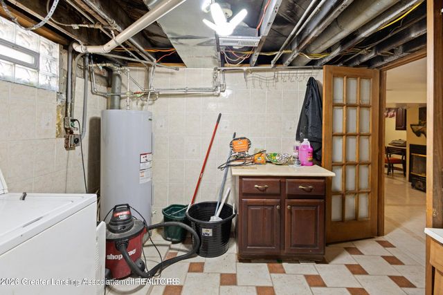 525 E Mount Hope Avenue, Lansing, MI 48910