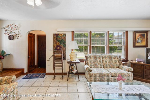 525 E Mount Hope Avenue, Lansing, MI 48910