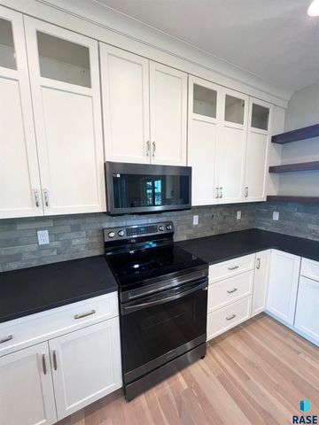 2713 S Galena Ave, Sioux Falls, SD 57110