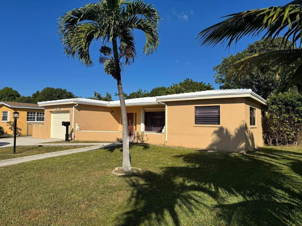 4451 NW 43rd Court, Lauderdale Lakes, FL 33319