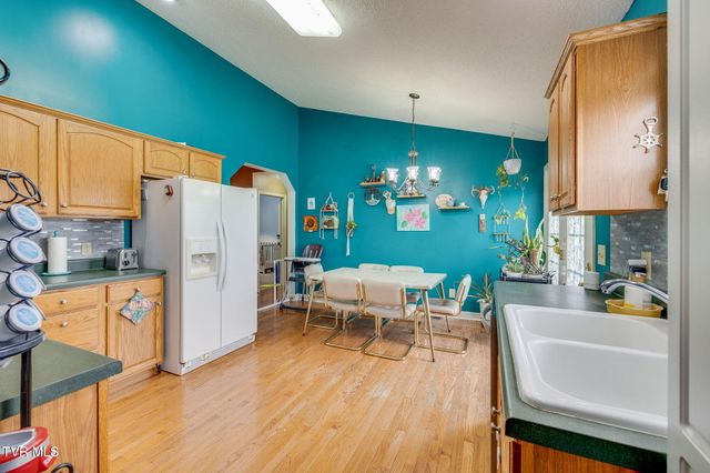 468 Old Embreeville Road, Jonesborough, TN 37659