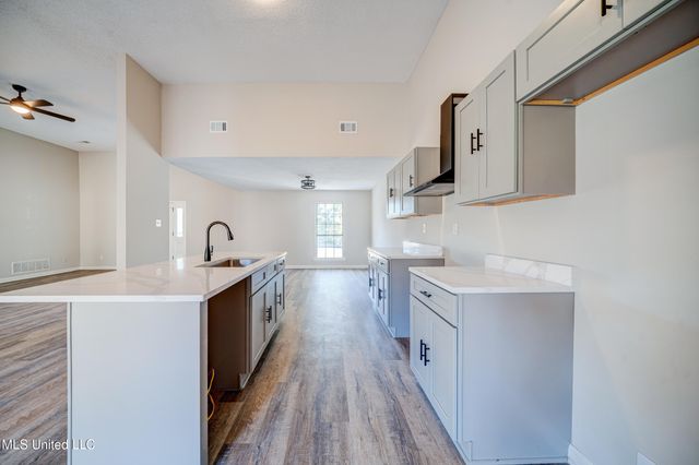 177 S Fork Dr Cove, Senatobia, MS 38668
