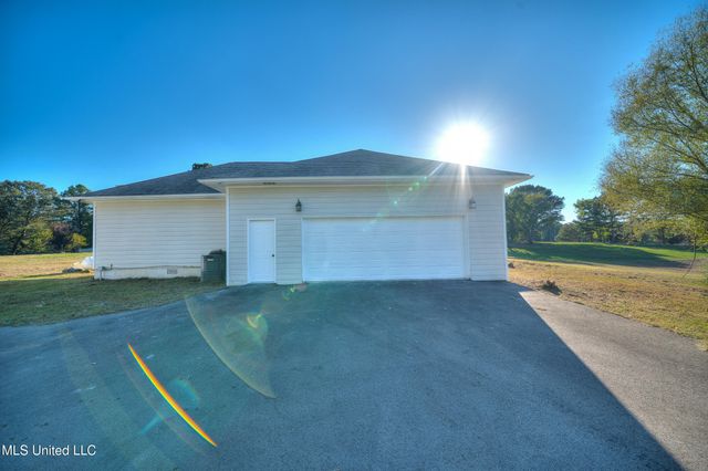 177 S Fork Dr Cove, Senatobia, MS 38668