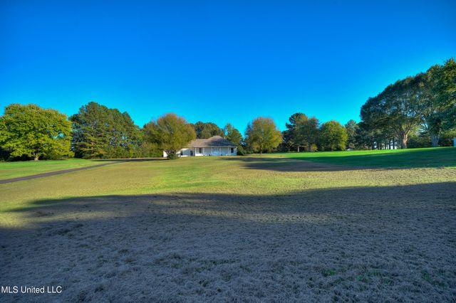 177 S Fork Dr Cove, Senatobia, MS 38668