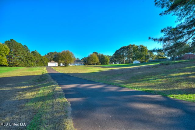 177 S Fork Dr Cove, Senatobia, MS 38668