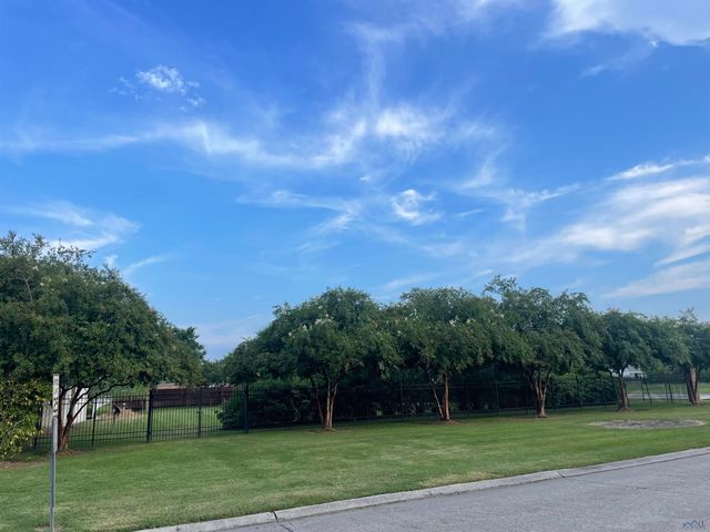 104 Meandering Way, Houma, LA 70360