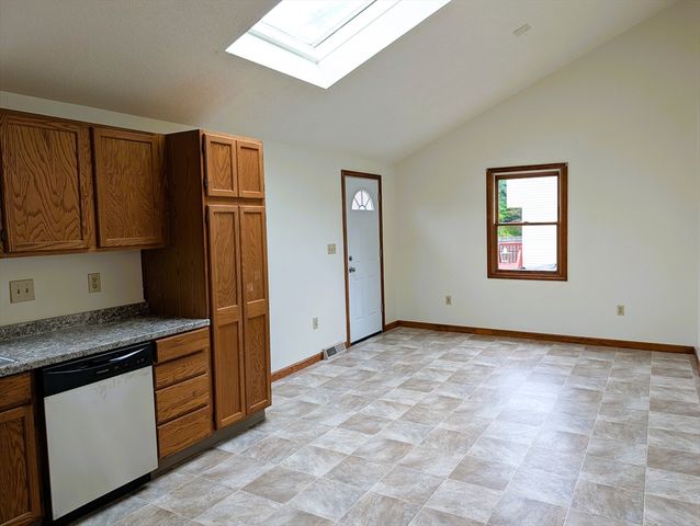 22 Pine Needle Ln, Springfield, MA 01118