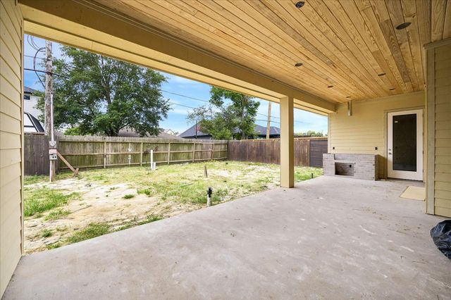 1335 Gardenia Drive, Houston, TX 77018