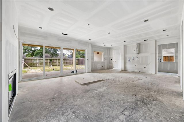 1335 Gardenia Drive, Houston, TX 77018