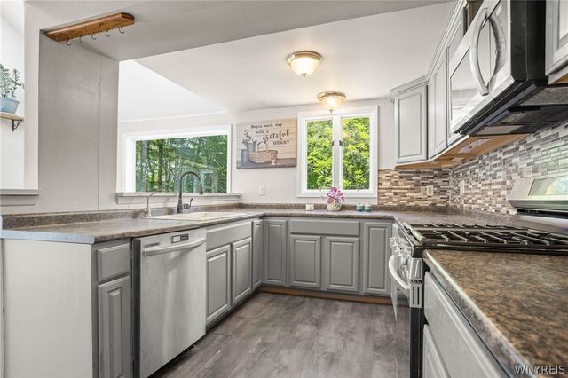8709 Heath Road, Colden, NY 14033
