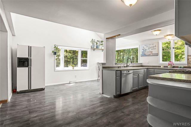 8709 Heath Road, Colden, NY 14033