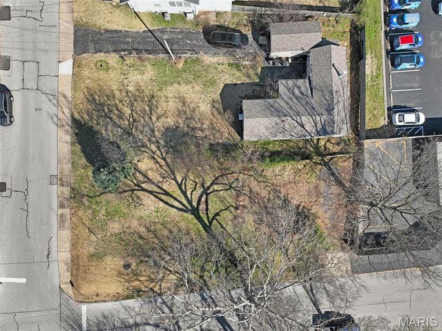 8838 Powell Avenue, St Louis, MO 63144