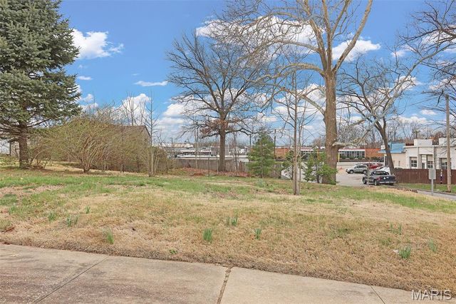 8838 Powell Avenue, St Louis, MO 63144