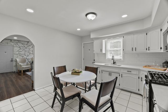 5101 W 32nd Place, Cicero, IL 60804
