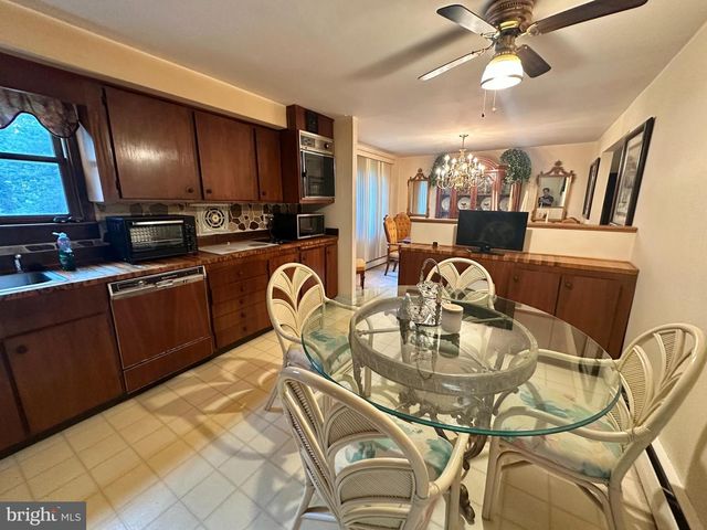 34 MARLBOROUGH LN, Glen Mills, PA 19342
