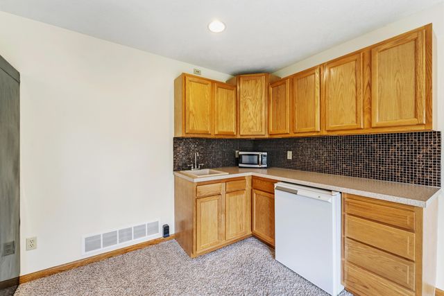 2124 Hilltop View Drive, Dorr, MI 49323
