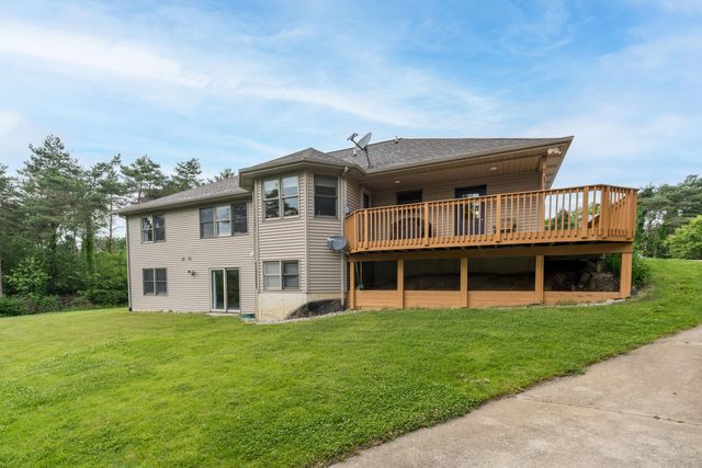 2124 Hilltop View Drive, Dorr, MI 49323