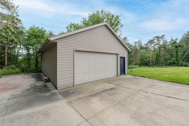 2124 Hilltop View Drive, Dorr, MI 49323