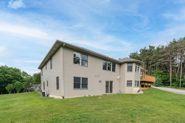 2124 Hilltop View Drive, Dorr, MI 49323