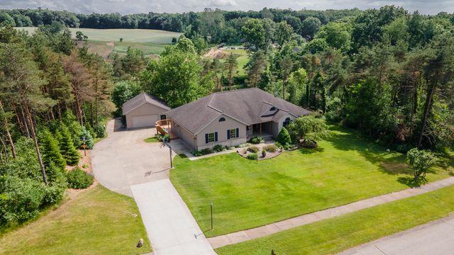 2124 Hilltop View Drive, Dorr, MI 49323